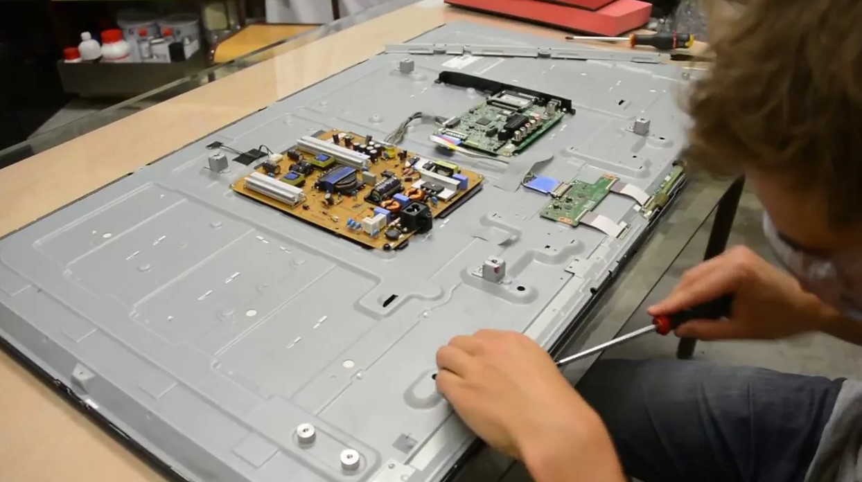 LG TV repair - How to Diagnose and Fix the Most Common Problems